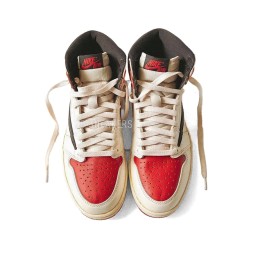 Travis Scott x Air Jordan 1 “University Red”